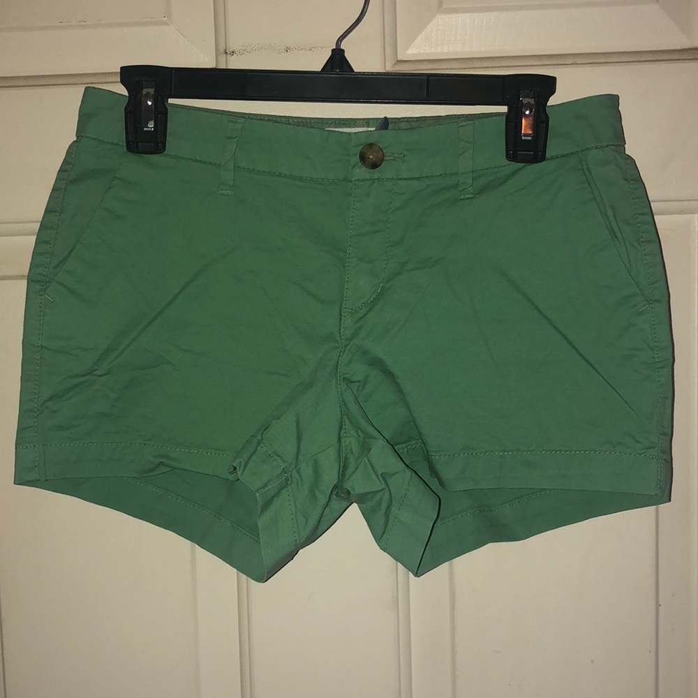 Green Old Navy shorts sz 2